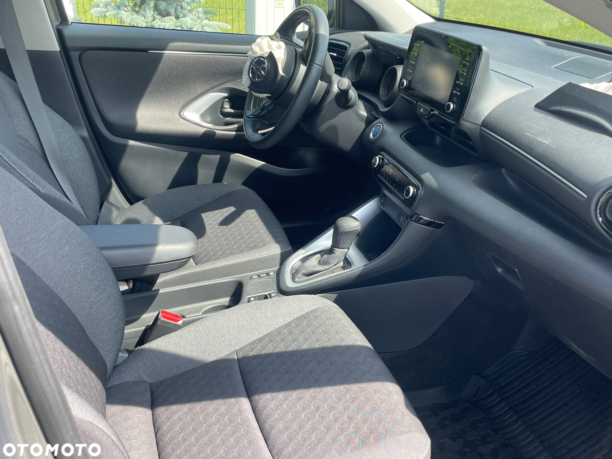 Toyota Yaris Hybrid 1.5 VVT-i Team Deutschland - 8