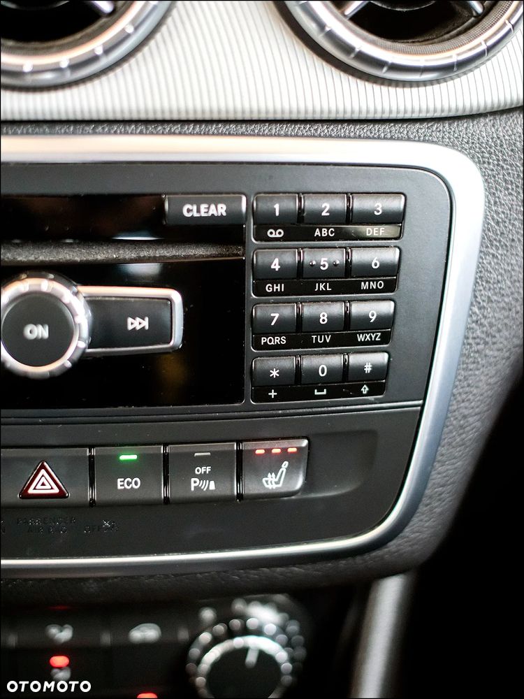 Mercedes-Benz CLA 180 7G-DCT Urban - 27