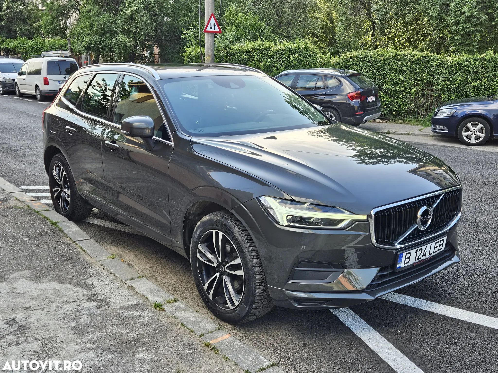 Volvo XC 60 D4 Momentum Pro - 1
