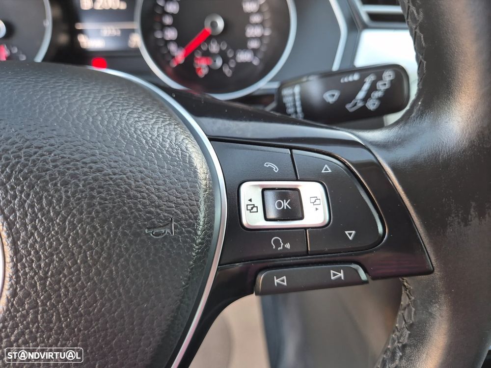 VW Passat Variant 2.0 TDI Confortline - 28