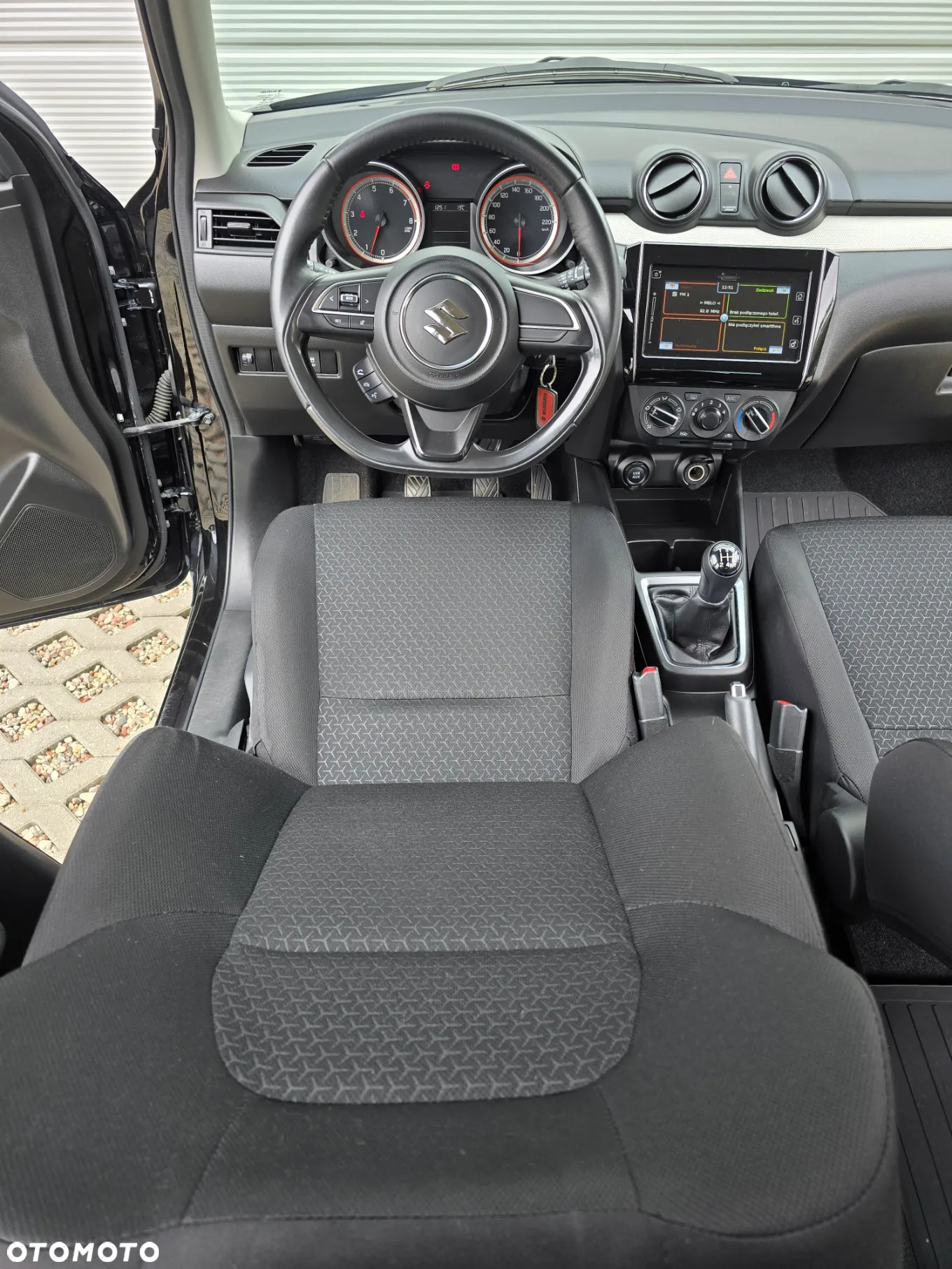 Suzuki Swift 1.2 Premium Plus - 27