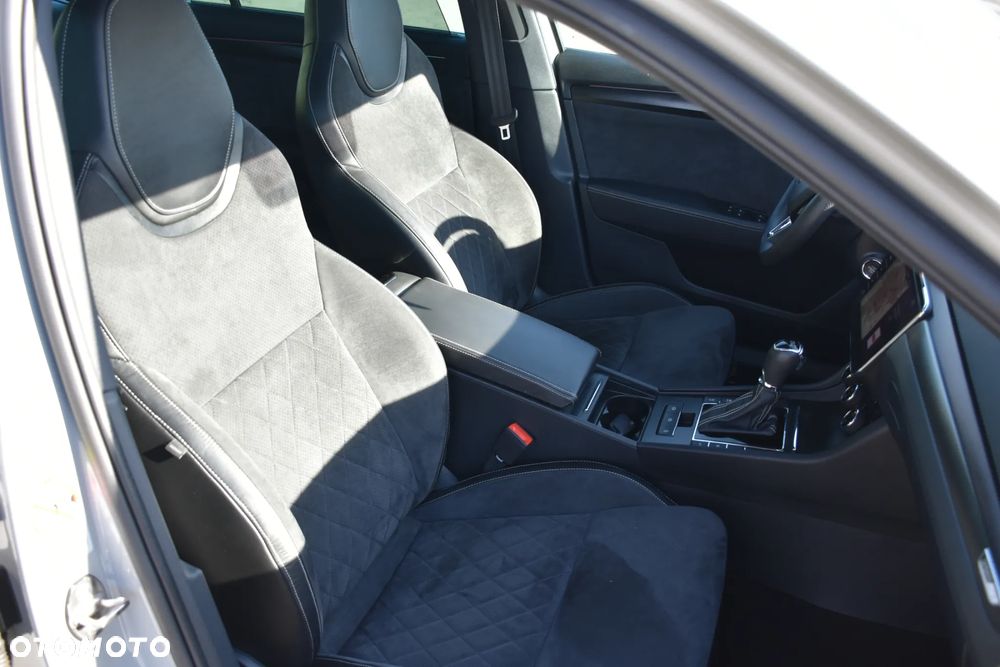 Skoda Superb 2.0 TDI DSG Sportline - 19