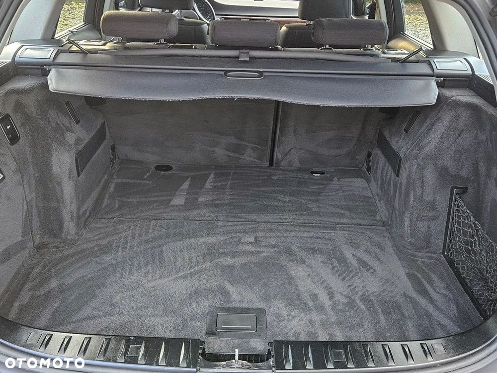 BMW Seria 3 325i Touring - 28