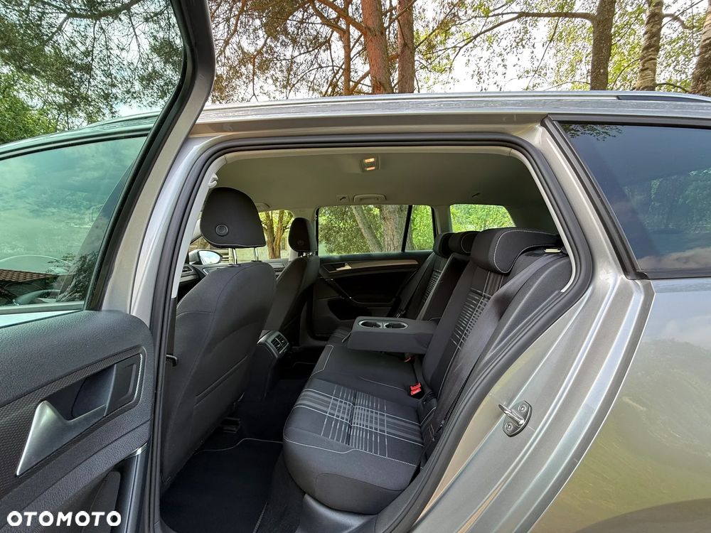 Volkswagen Golf 1.6 TDI BlueMotion Technology Lounge - 24