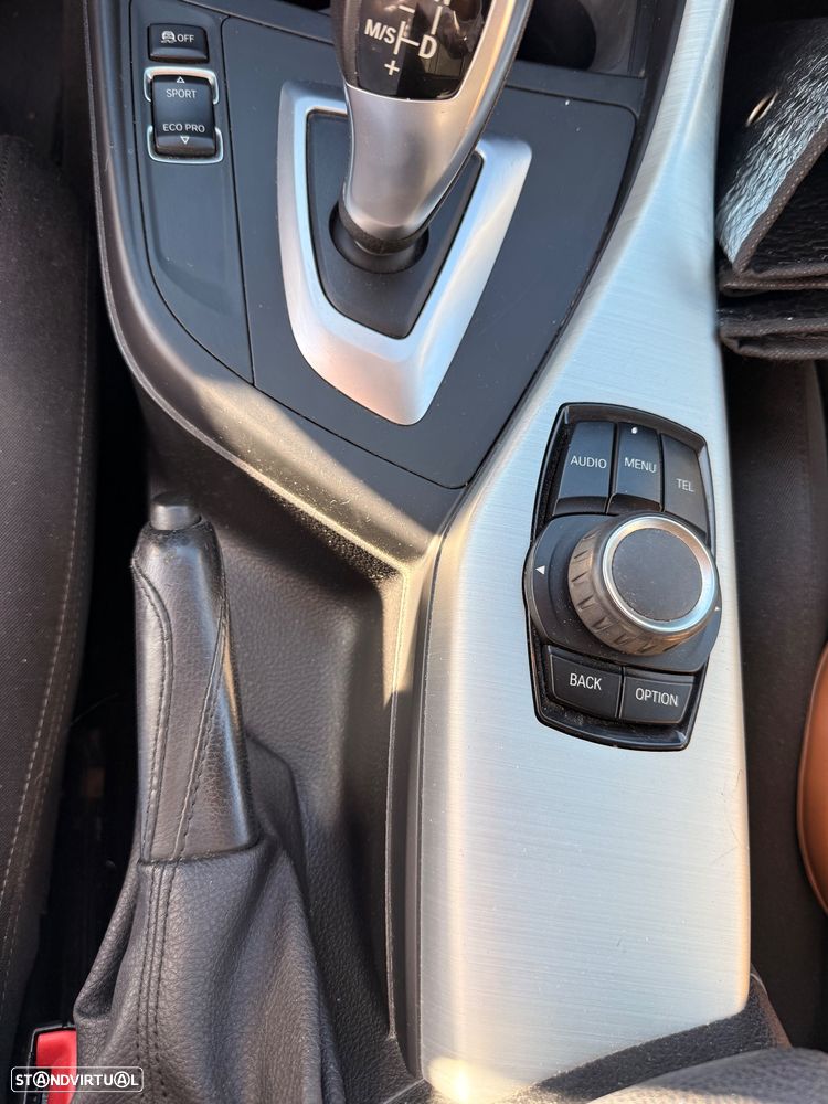 BMW 118 dA Line Sport - 10