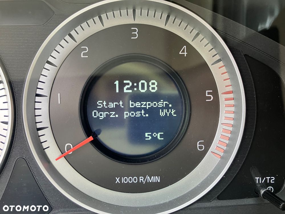 Volvo V70 D5 Momentum - 14