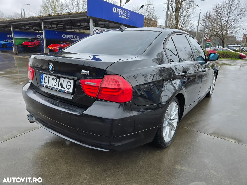 BMW Seria 3 318i - 4