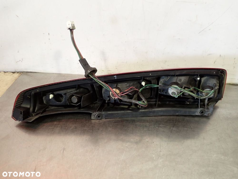 LAMPA LEWA TYLNA NISSAN X-TRAIL I - 5