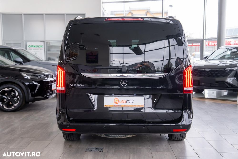 Mercedes-Benz V - 12