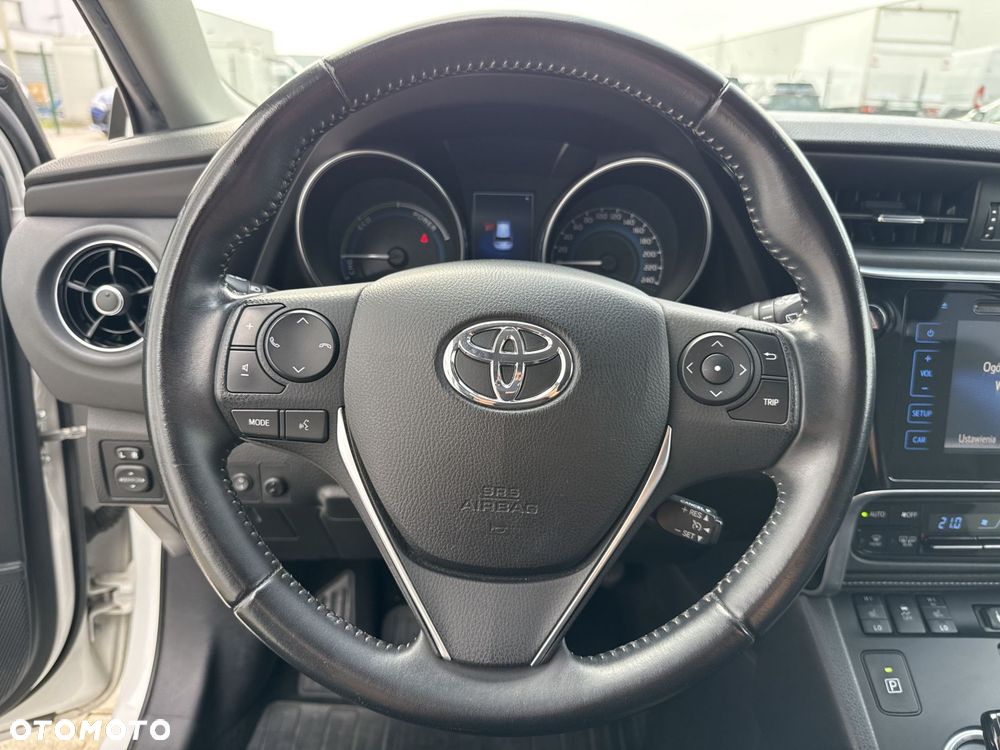 Toyota Auris - 14