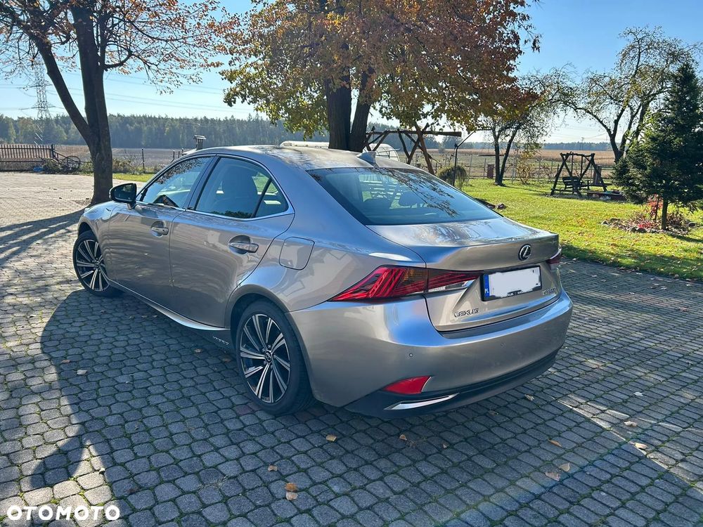 Lexus IS 300h Executive Line - 16