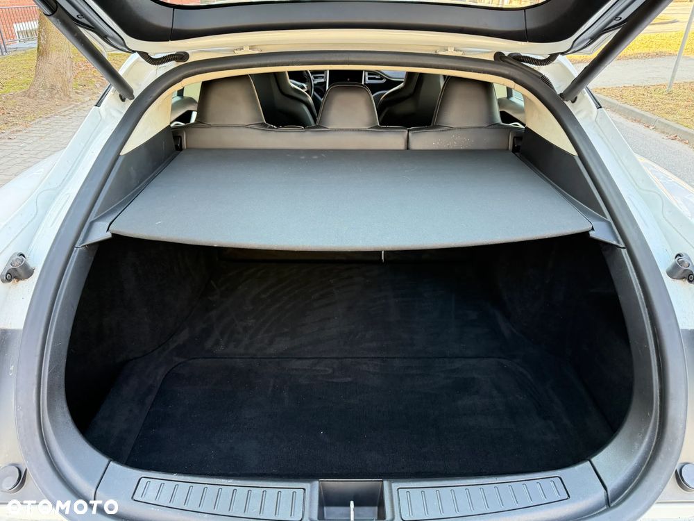 Tesla Model S 85D Allradantrieb - 31