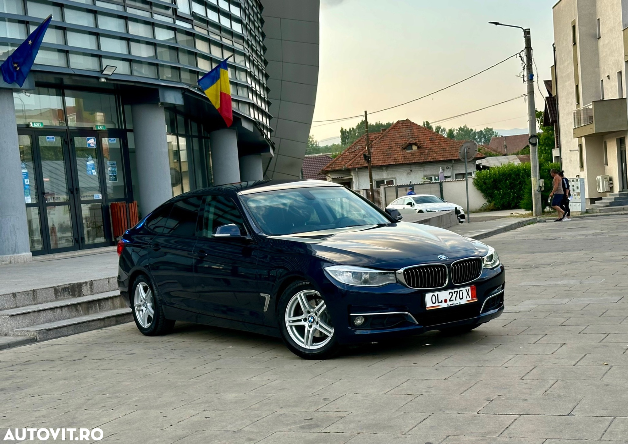 BMW Seria 3 320d Sport-Aut. Luxury Line - 2