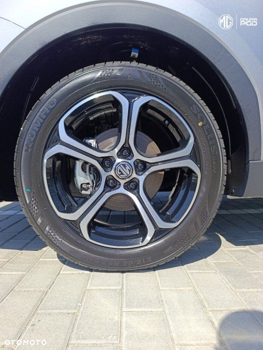 MG ZS - 17