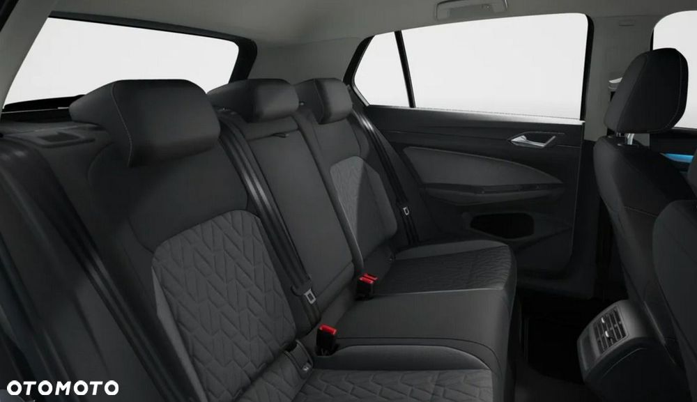 Volkswagen Golf - 10