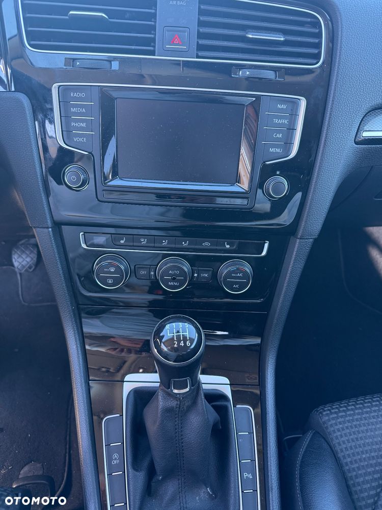 Volkswagen Golf - 15