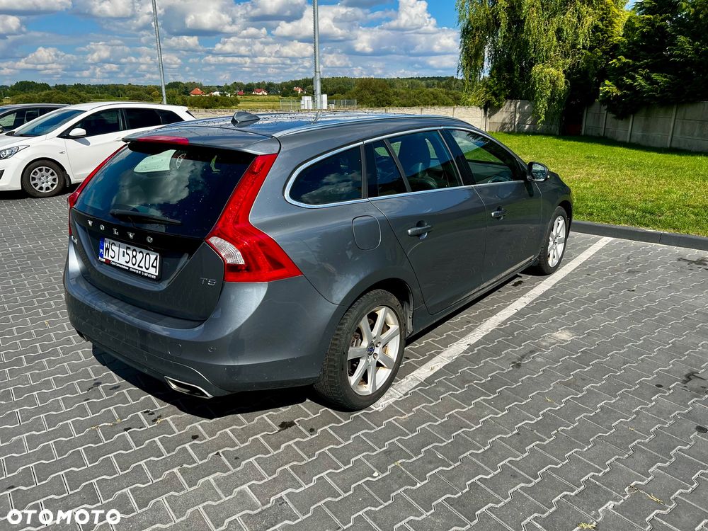 Volvo V60 T5 Geartronic Momentum - 6