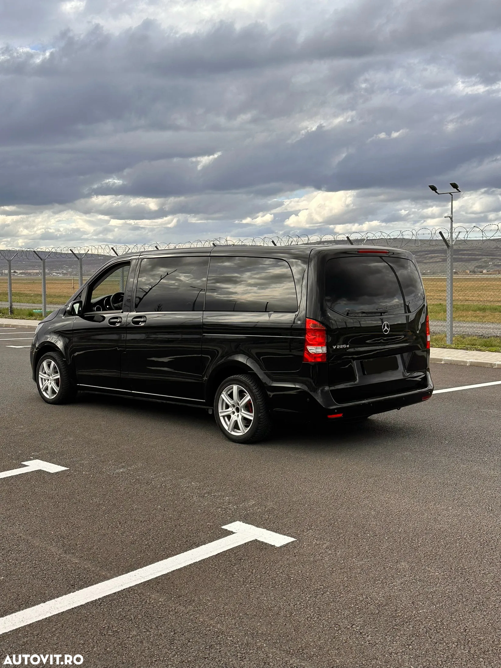 Mercedes-Benz V 220 d extralang 7G-TRONIC SCORE - 12