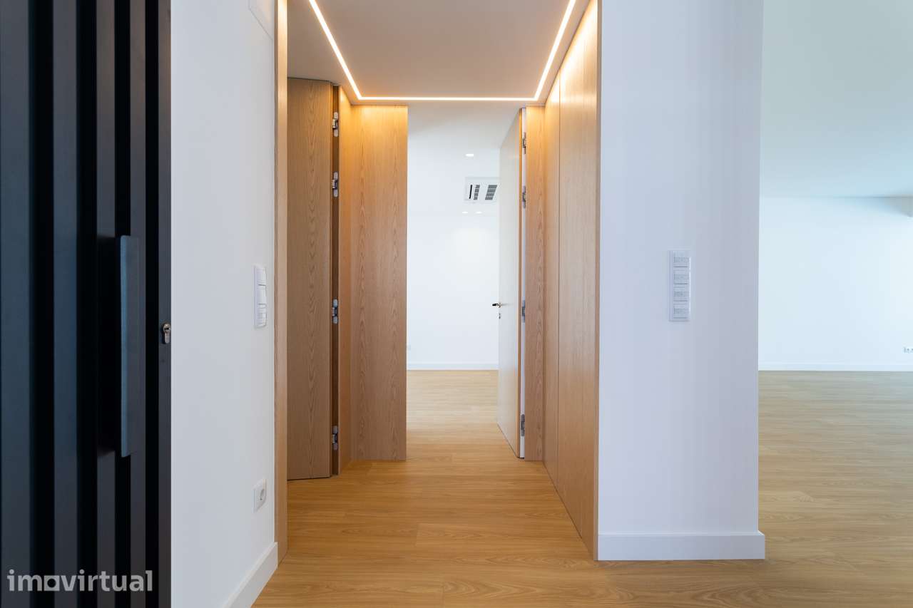 Moradia T4 em Sobreda — Viva a Arquitetura de Autor, Todos os Dias - Grande imagem: 3/57