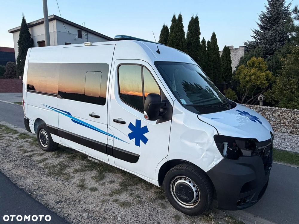 Renault MASTER _ 2024r _ KARETKA, AMBULANS _ 2.3 DCI 165KM _ 5 Osobowy - 38