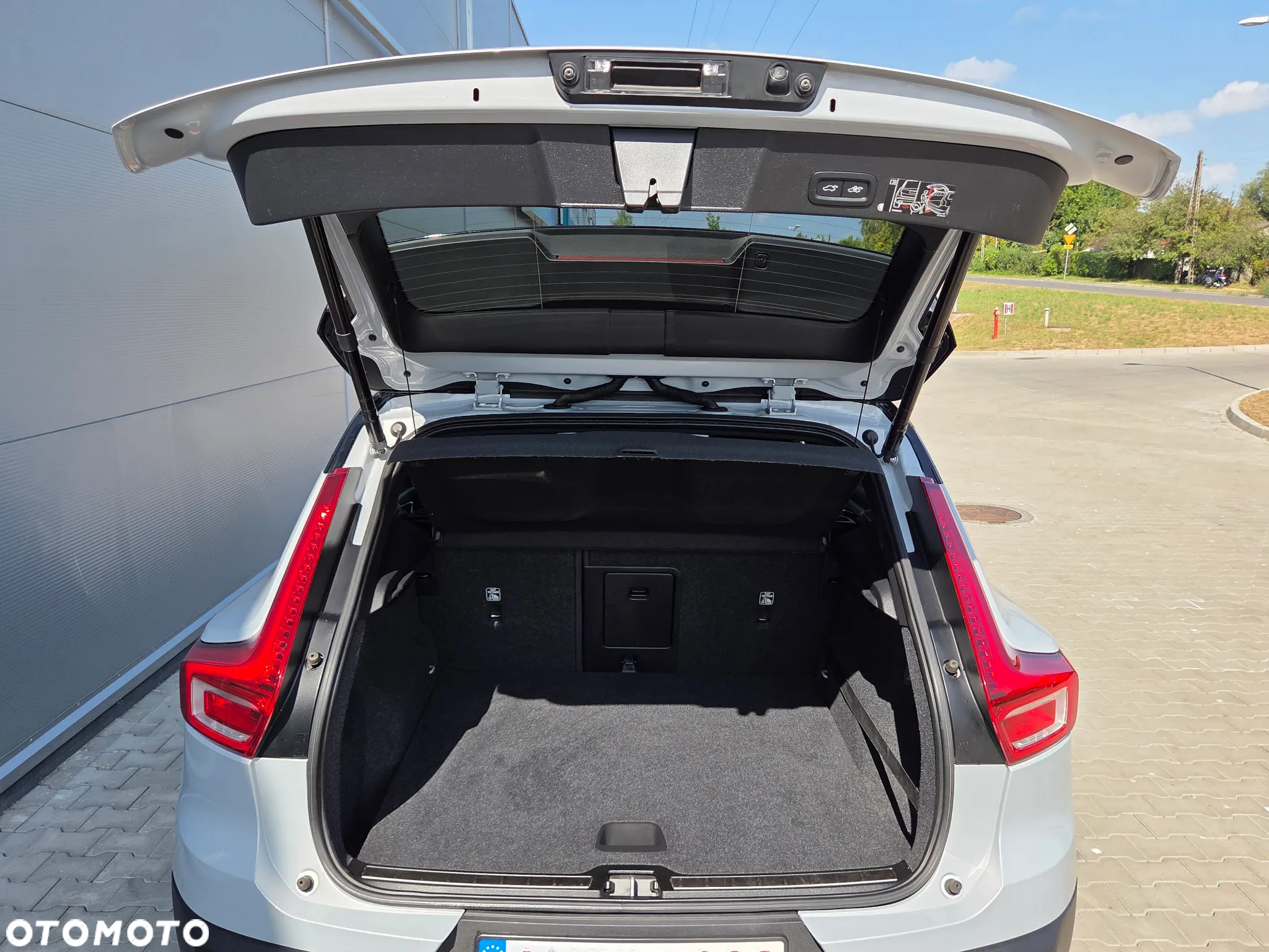 Volvo XC 40 D3 AWD R-Design - 36