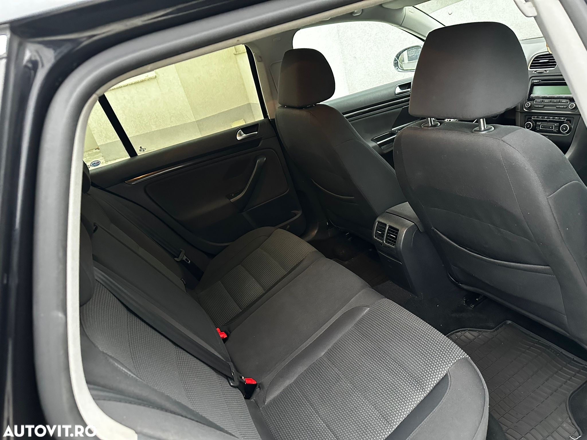 Volkswagen Golf 1.6 TDI BlueMotion Technology DPF Comfortline - 8