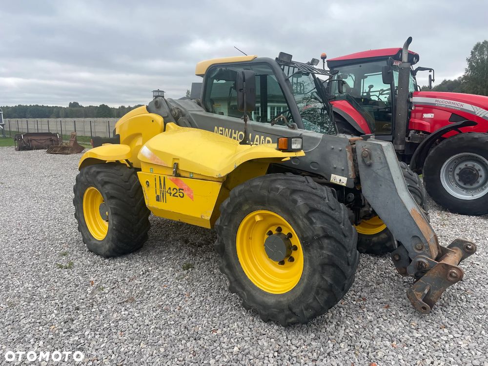 New Holland LM 425