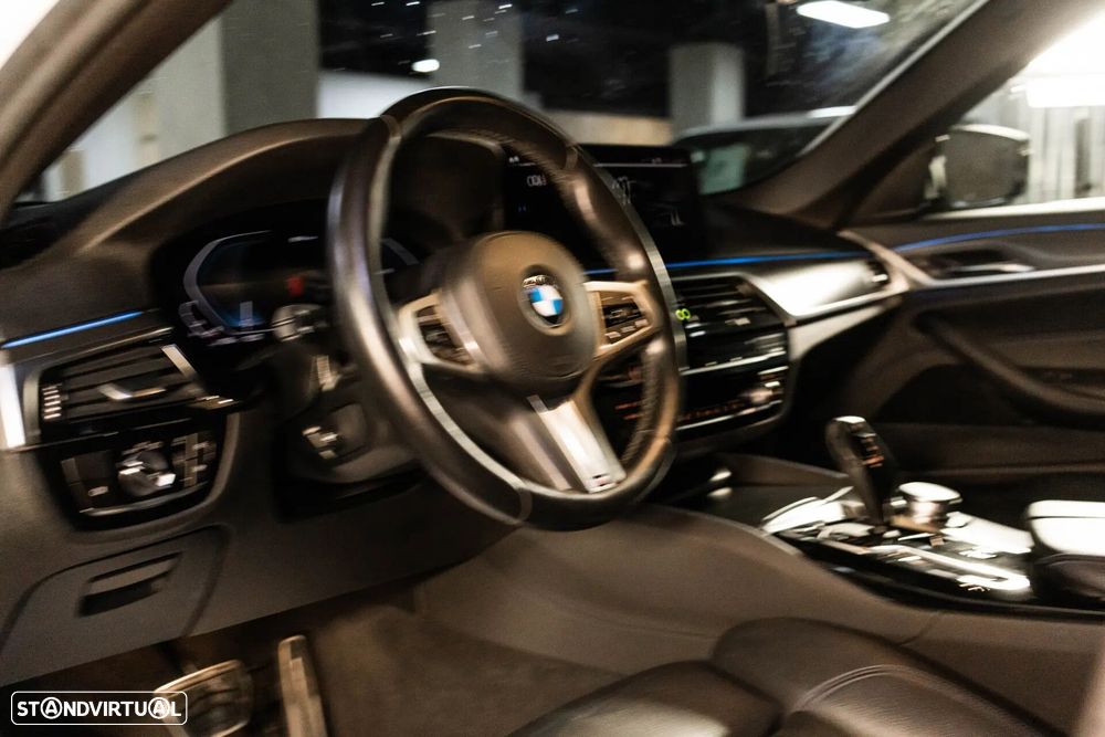 BMW 530 e Pack Desportivo M - 18
