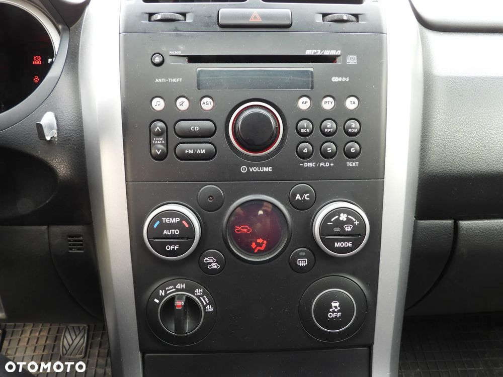 Suzuki Grand Vitara 2.4 Premium - 17