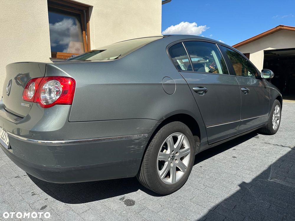 Volkswagen Passat 1.9 TDI Sportline - 4