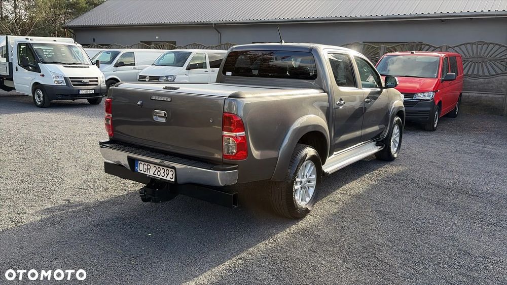 Toyota Hilux 4x4 Double Cab Life - 38