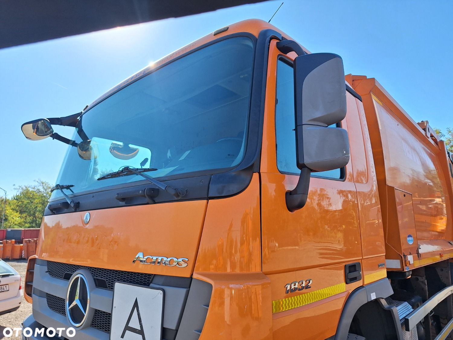 Versalift Actros 1832 L - 27