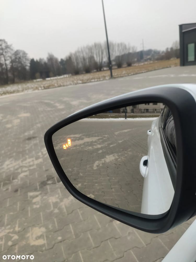 Ford Focus 1.0 EcoBoost Hybrid ST-LINE X - 34