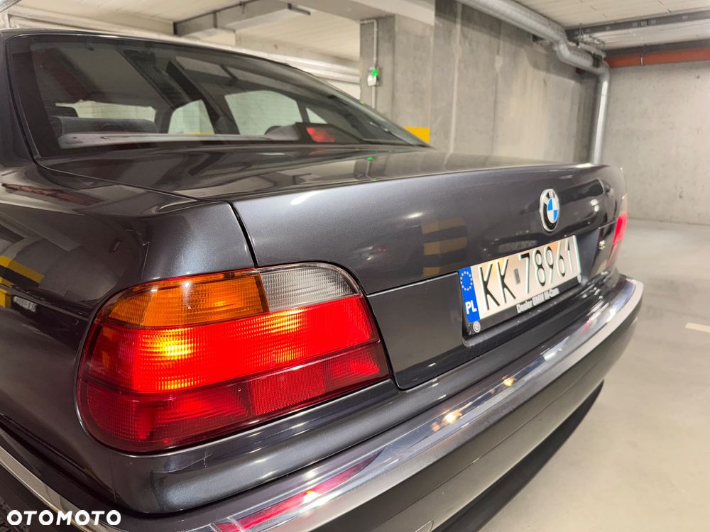BMW Seria 7 728i L - 9