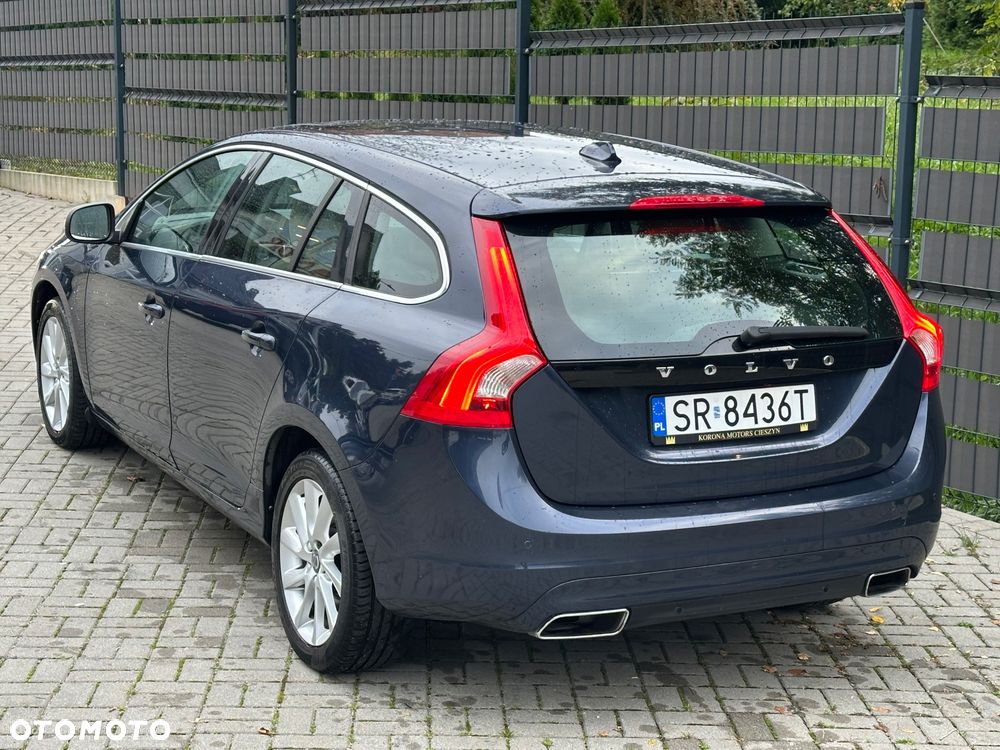 Volvo V60 D4 Momentum - 12