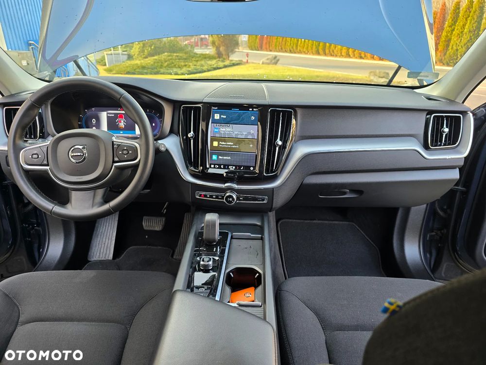 Volvo XC 60 B5 B AWD Momentum Pro - 21