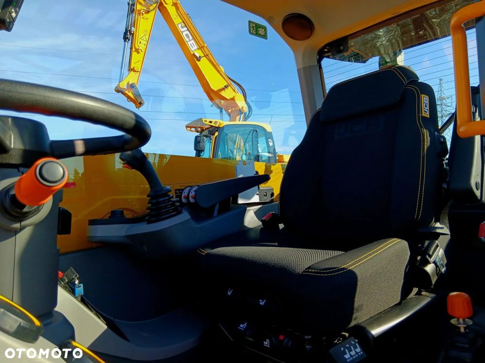JCB 542-70 Agri Xtra - 9
