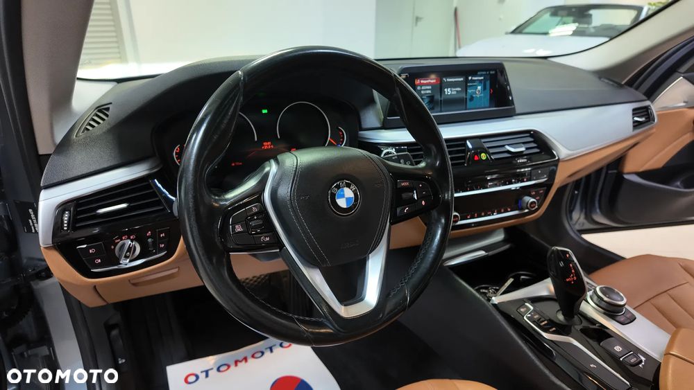 BMW Seria 5 520d Luxury Line sport - 24