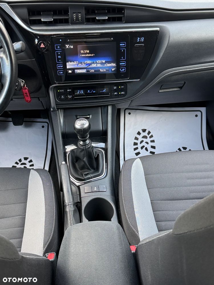 Toyota Auris 1.6 Premium - 7