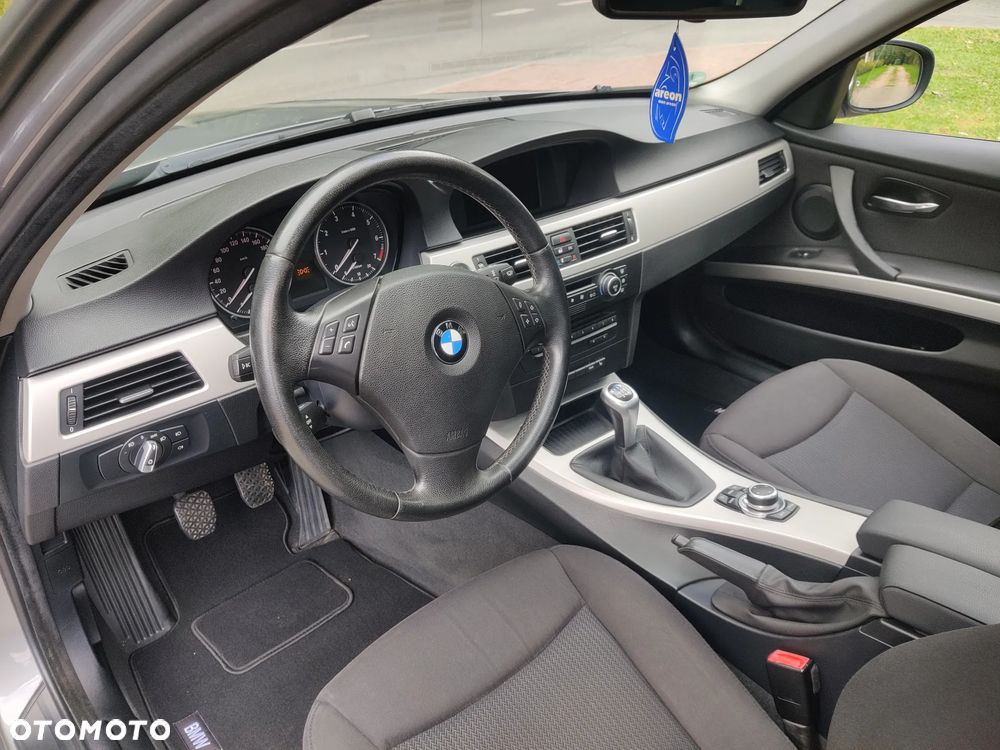 BMW Seria 3 318i Touring Edition Exclusive - 20