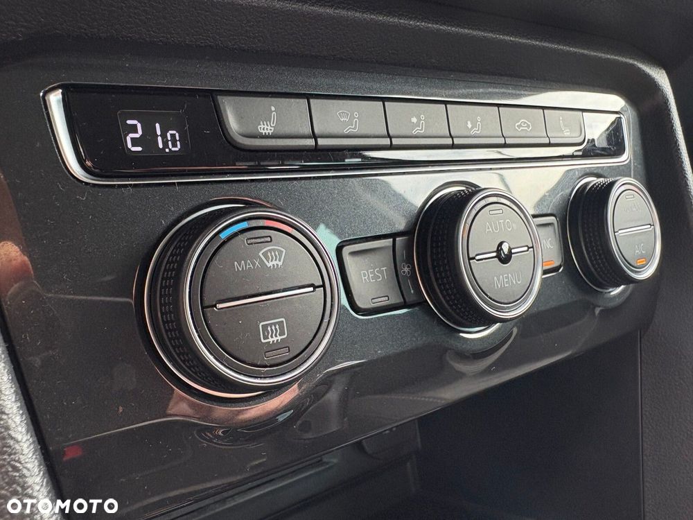 Volkswagen Tiguan - 30