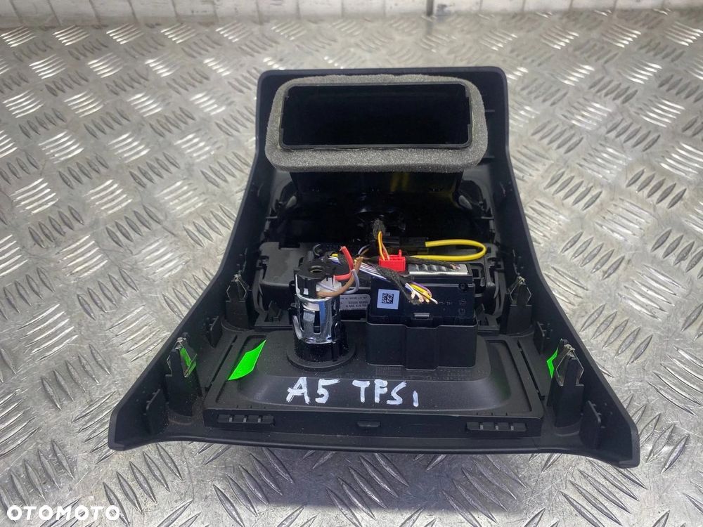 KRATKA NAWIEWU TYŁ TYLNA TUNELU USB GNIAZDO 12V AUDI A5 S5 RS5 8W - 9
