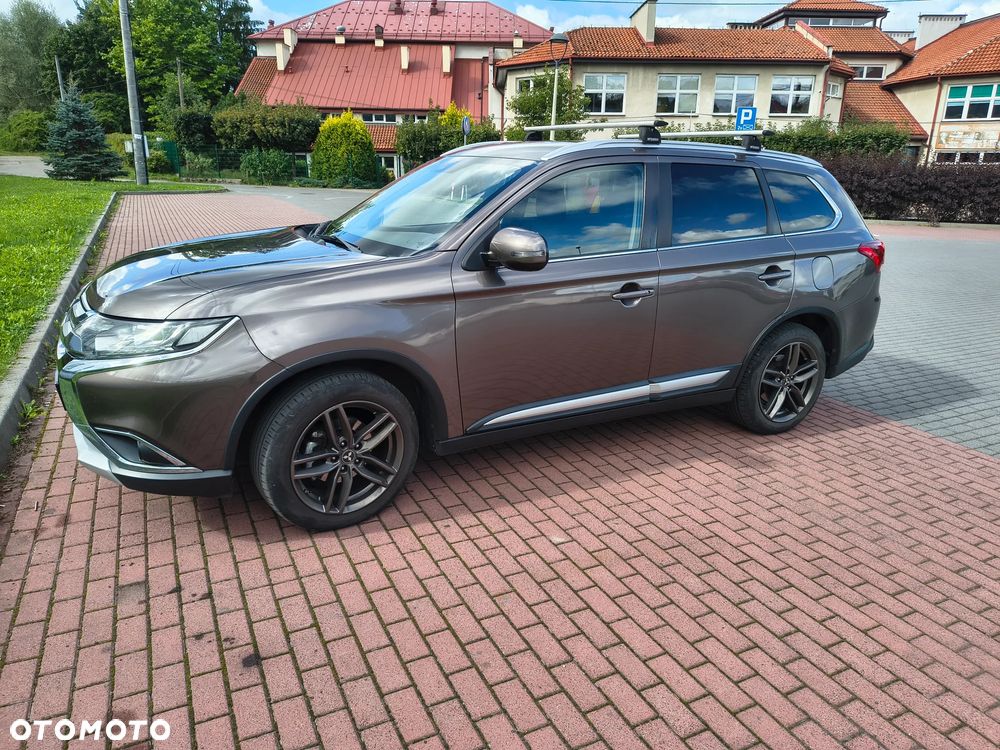 Mitsubishi Outlander 2.0 Invite + 2WD - 1
