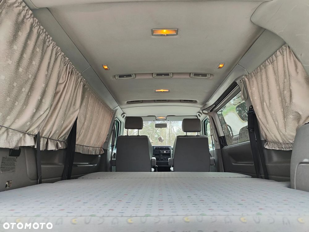 Volkswagen Transporter - 18