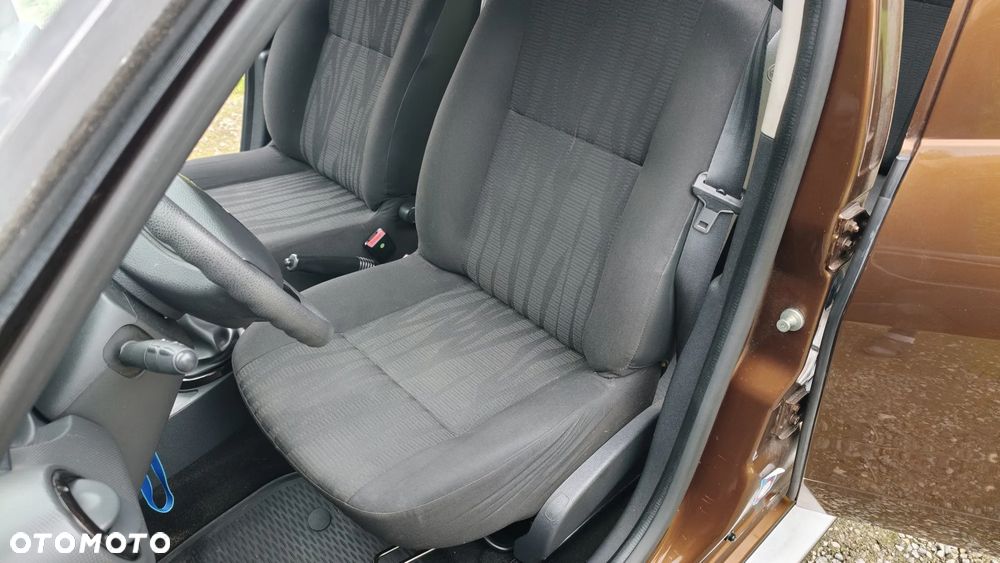 Dacia Duster 1.6 Laureate 4x4 - 19