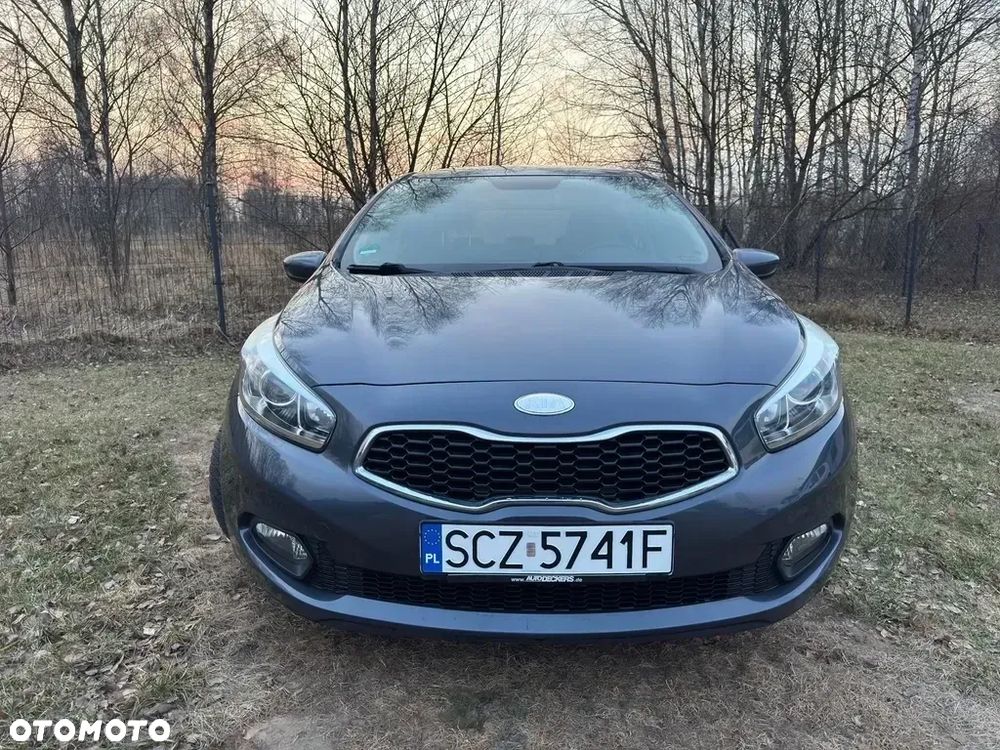 Kia Ceed - 16