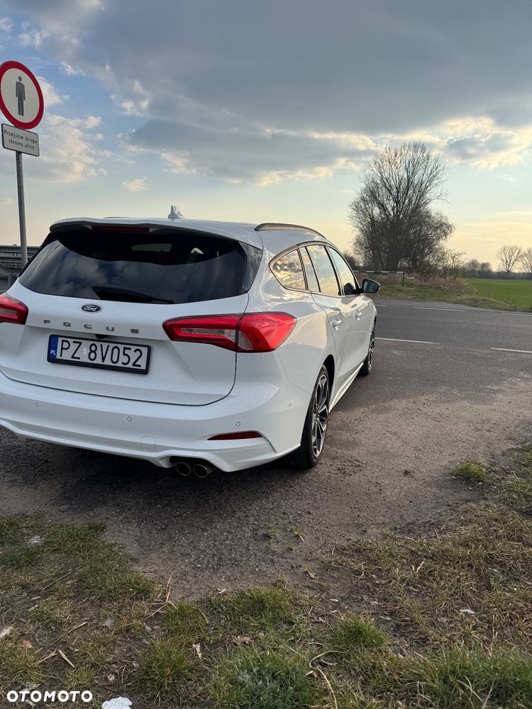 Ford Focus 1.5 EcoBoost ST-Line - 4