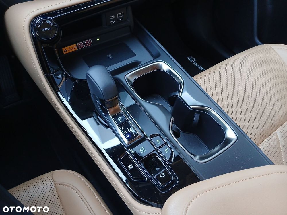 Lexus NX 350h Omotenashi AWD - 23