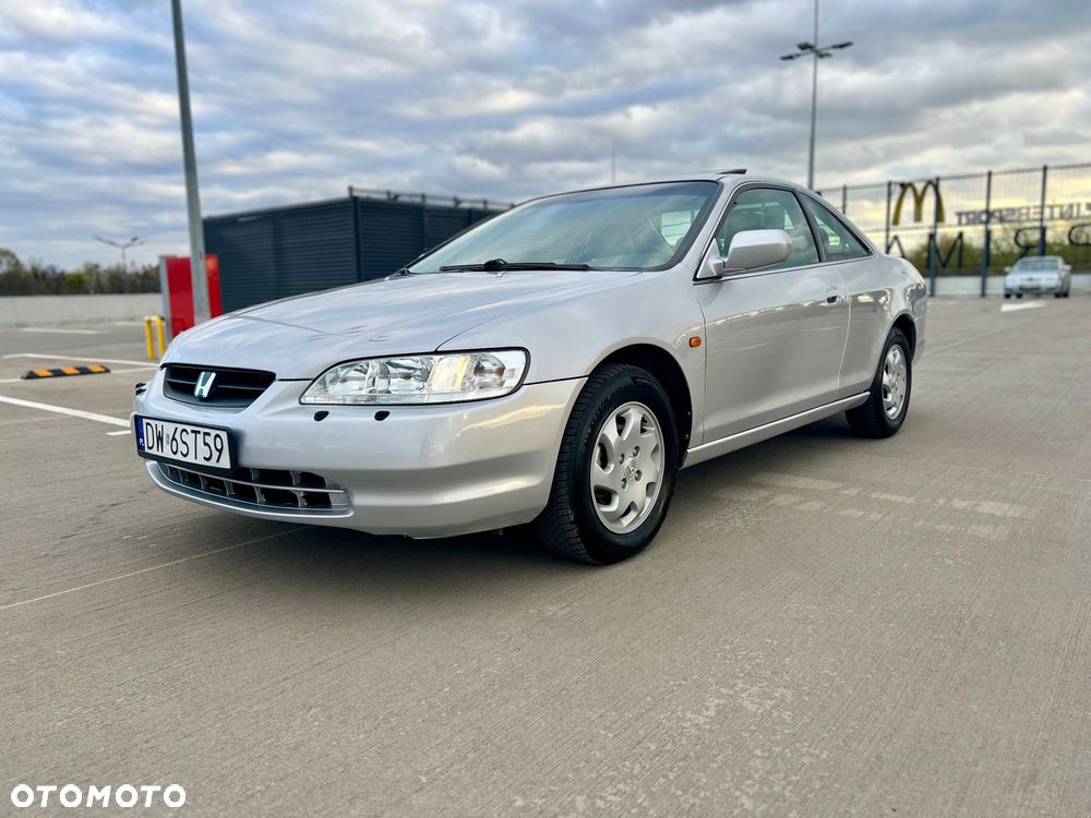 Honda Accord 2.0 ES - 1
