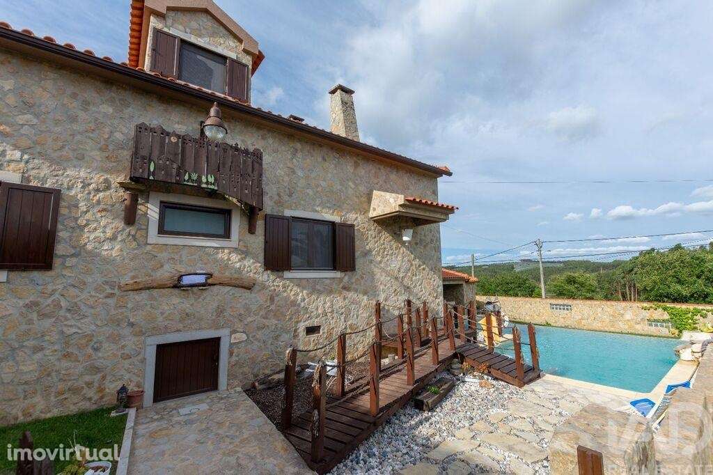 Casa / Villa T4 em Cadaval e Pêro Moniz - Grande imagem: 4/39